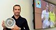Český tenista Radek Štěpánek s trofejí pro finalistu Australian Open ve čtyřhře