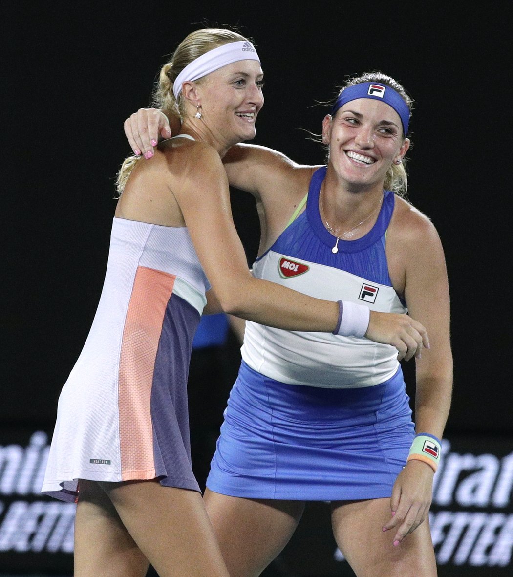 Babosové a Mladenovicové se na Australian Open nadmíru daří. Předloni zde získaly první společný grandslamový titul a loni prohrály až ve finále.