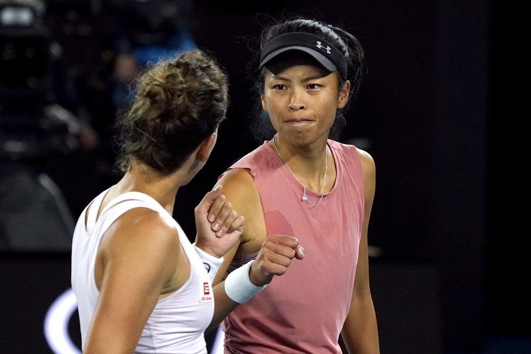 Barbora Strýcová v pondělí přijde o pozici deblové světové jedničky, kterou s krátkou pauzou drží od triumfu na trávě v All England Clubu. V čele žebříčku ji vystřídá spoluhráčka Sie Šu-wej, jež se na trůn vrátí skoro po šesti letech.