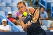 Barbora Strýcová je ve 3. kole tenisového turnaje v Cincinnati, Australanku Stosurovou porazila 7:6 a 6:3.