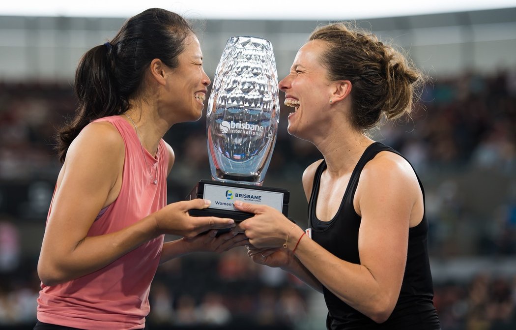 Barbora Strýcová zahájila sezonu deblovým titulem v Brisbane. Světová jednička ve čtyřhře vyhrála s tchaj-wanskou tenistkou Sie Šu-wej šestý turnaj.