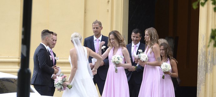 Na svatbě Michaelly Krajicek nechyběl ani její bratr, wimbledonský šampion Richard. S Karolínou Plíškovou (druhá zprava)