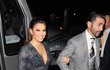 Zoufalá manželka Eva Longoria s Jose Bastionem přichází na svatbu Sereny Williamsové Zoufalá manželka Eva Longoria s Jose Bastionem přichází na svatbu Sereny Williamsové