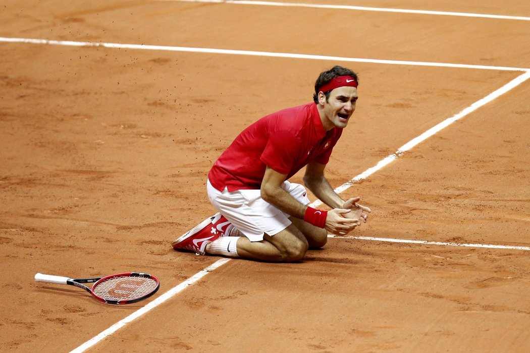 Federer dovedl Švýcarsko k historickému triumfu.