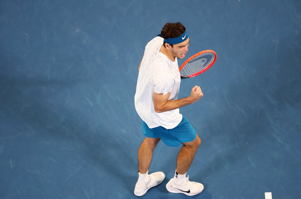 Taylor Fritz, aktuálně devátý nejlepší tenista podle žebříčku ATP, namaloval po zápase na kameru cosi, co vypadalo jako mužské přirození