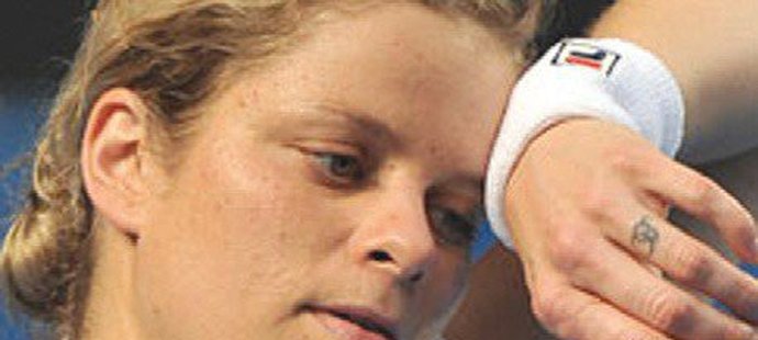 Kim Clijstersová má natržený břišní sval.