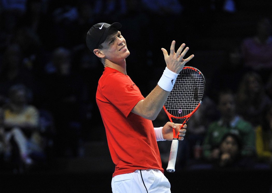 Tomáš Berdych v zápase proti Tipsarevičovi