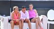 Barbora Strýcová, Linda Fruhvirtová a Petra Kvitová na lavičce při turnaji Elite Trophy