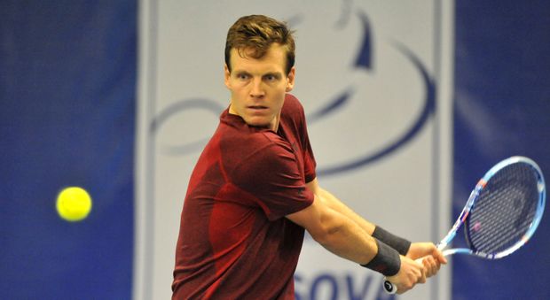Tomáš Berdych z TK Agrofert Prostějov v utkání s Janem Šátralem z I. ČLTK Praha. Tomáš Berdych z TK Agrofert Prostějov v utkání s Janem Šátralem z I. ČLTK Praha.