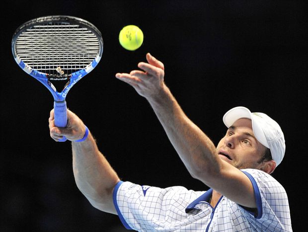 Roddick na podání. Roddick na podání.