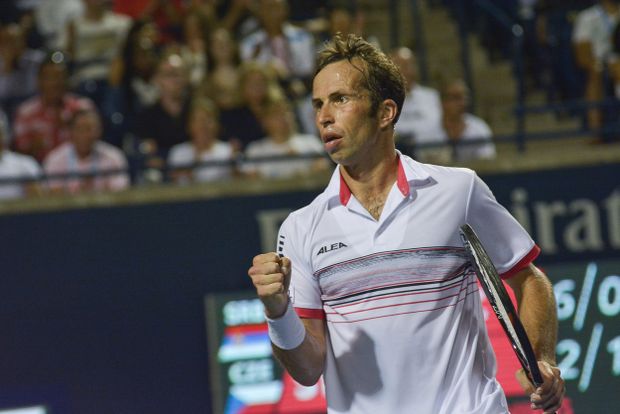 Radek Štěpánek se hecuje v zápase s Novakem Djokovičem na turnaji v Torontu Radek Štěpánek se hecuje v zápase s Novakem Djokovičem na turnaji v Torontu