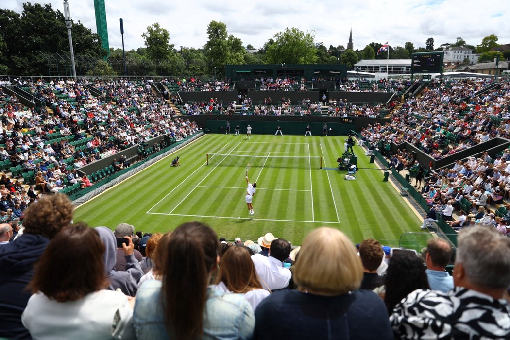 Popularita tenisového Wimbledonu se drží stále vysoko, travnatý povrch se zamlouvá velkému počtu hráčů