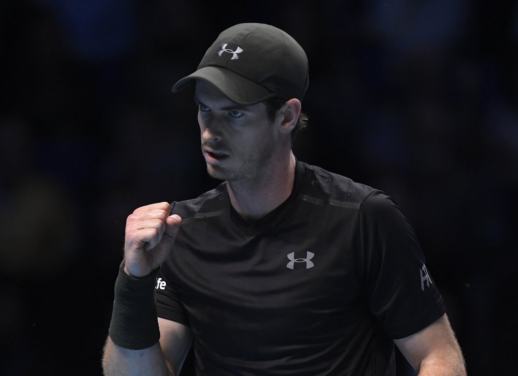 Andy Murray ve finále Turnaje mistrů proti Novaku Djokovičovi