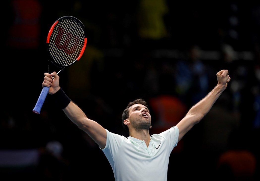 Bulharský tenista Grigor Dimitrov deklasoval na Turnaji mistrů Davida Goffina z Belgie 6:0, 6:2 a po druhé výhře ve skupině Peta Samprase má při debutu na londýnském turnaji jistý postup do semifinále