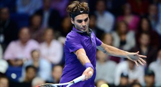 Agresivní Federer chce rychlejší kurty, aby se hrálo útočněji