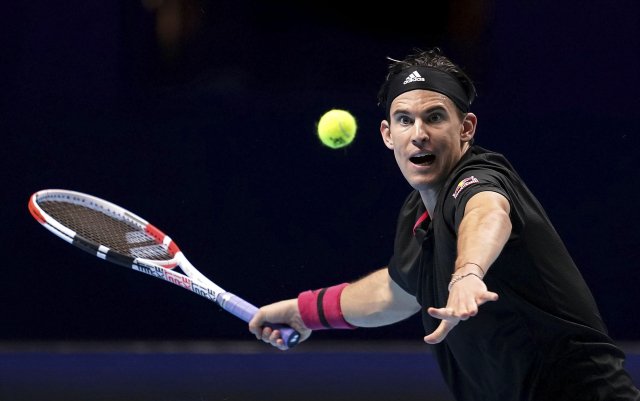 Rakouský tenista Dominic Thiem (na snímku) na úvod Turnaje mistrů porazil v repríze loňského finále obhájce titulu Řeka Stefanose Tsitsipase 7:6, 4:6 a 6:3