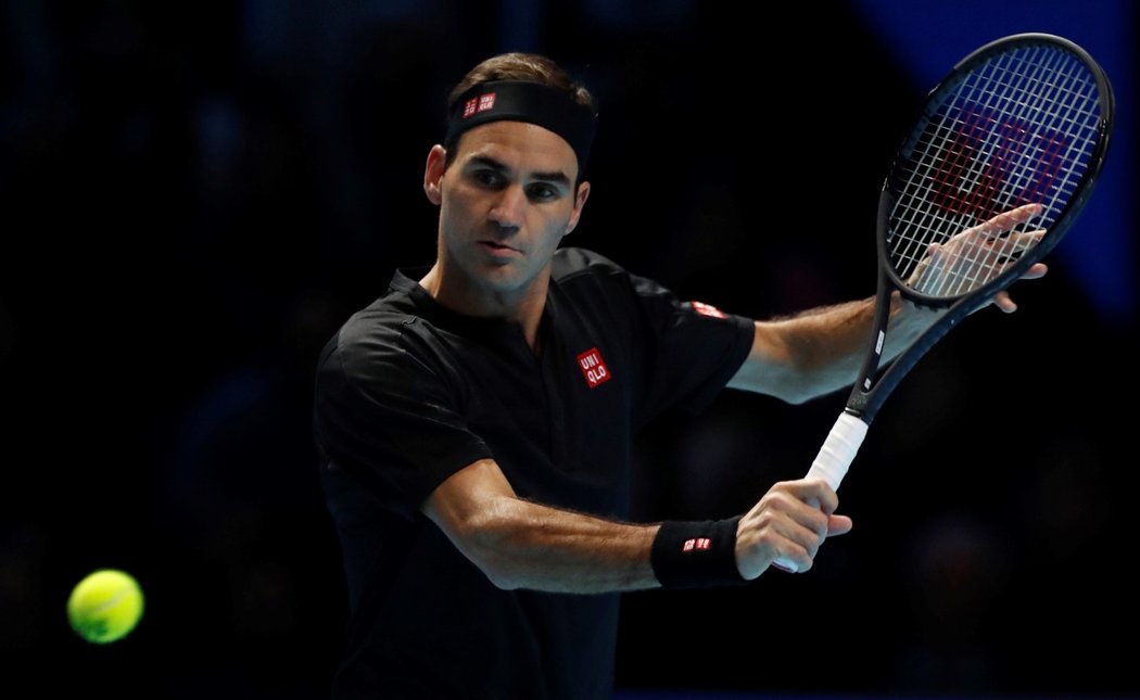 Švýcarský tenista Roger Federer v utkání na Turnaji mistrů proti Italu Berrettinimu