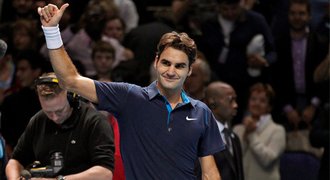 Federer zdolal Ferrera a ve finále Turnaje mistrů se utká s Tsongou