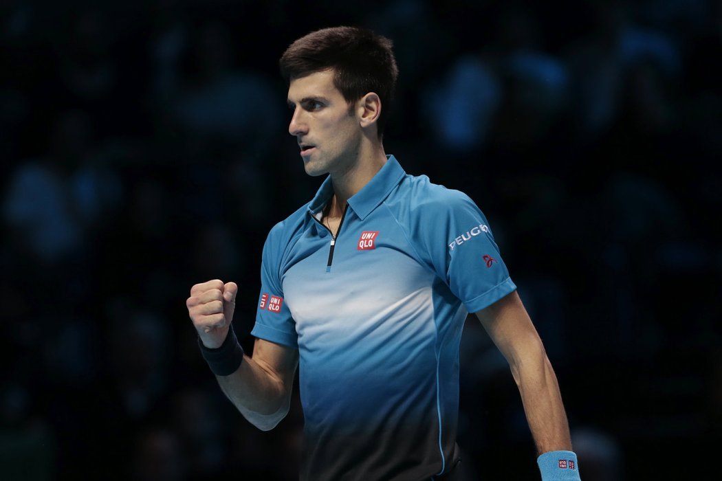 Novak Djokovič se raduje ve finále Turnaje mistrů proti Rogeru Federerovi