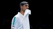 Johnu Isnerovi nevyšel debut na Turnaji mistrů, v úvodním utkání podlehl Novaku Djokovičovi