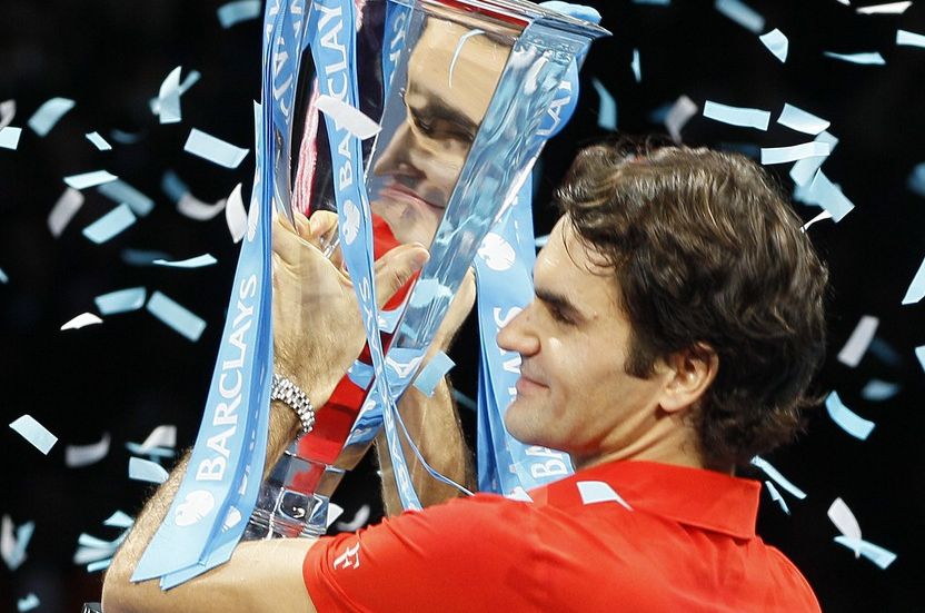 Roger Federer slaví triumf na Turnaji mistrů