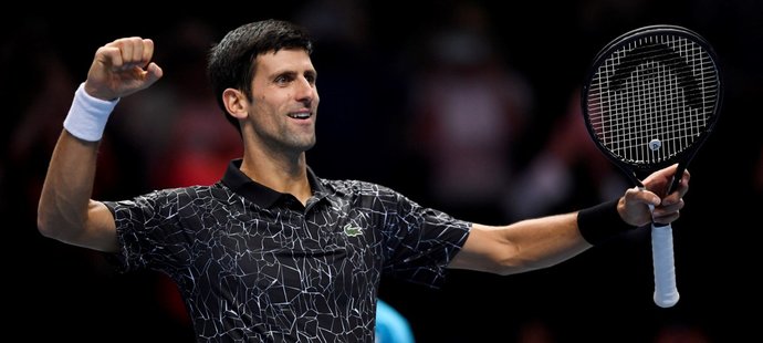 Srbský tenista Novak Djokovič porazil v úvodním utkání Turnaje mistrů Johna Isnera 2:0 na sety