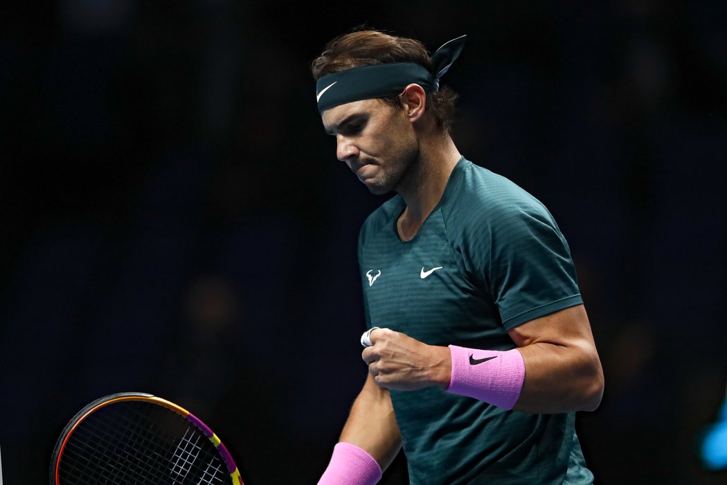 Rafael Nadal v zápase se Stefanosem Tsitsipasem