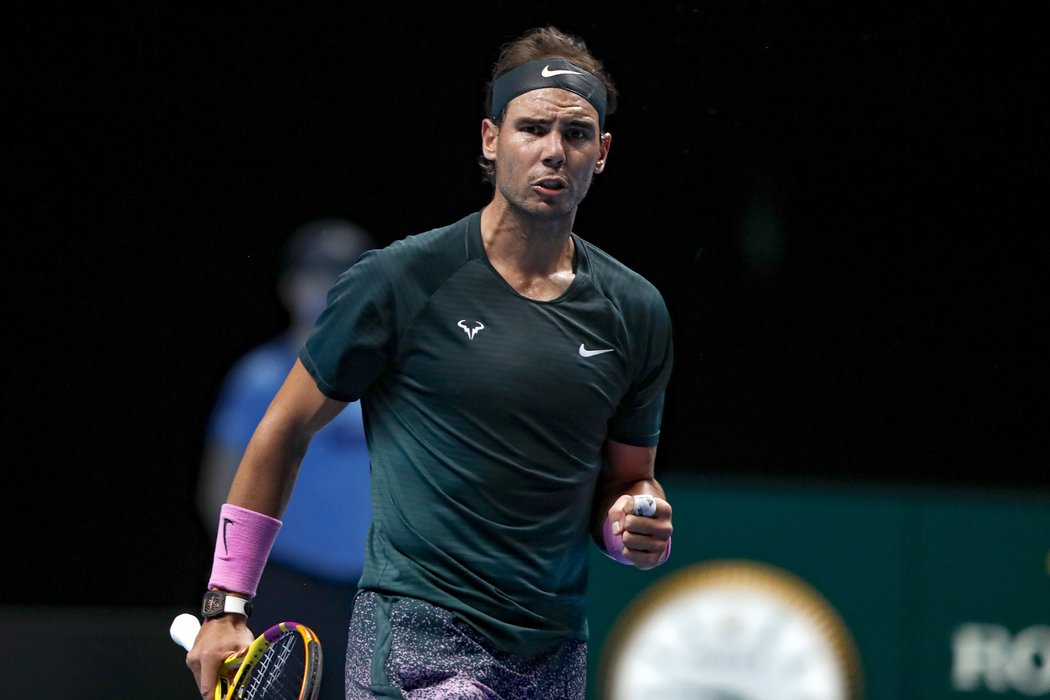 Rafael Nadal v zápase se Stefanosem Tsitsipasem