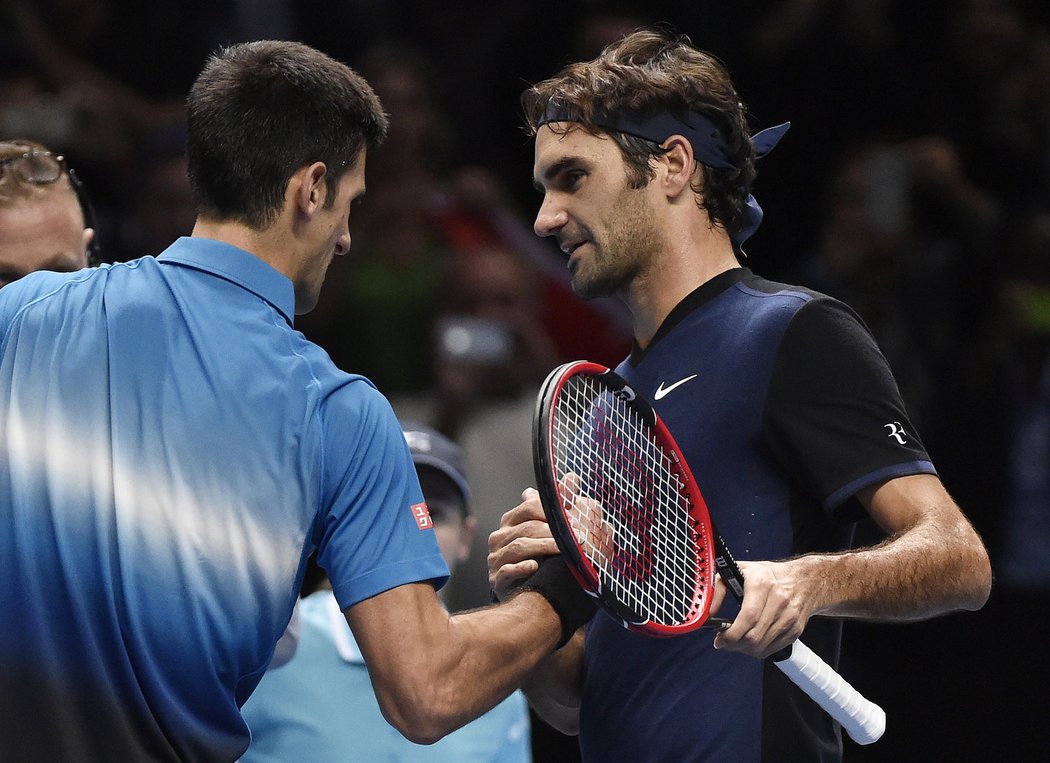 Novak Djokovič a Roger Federer po prvním vzájemném zápase na Turnaji mistrů