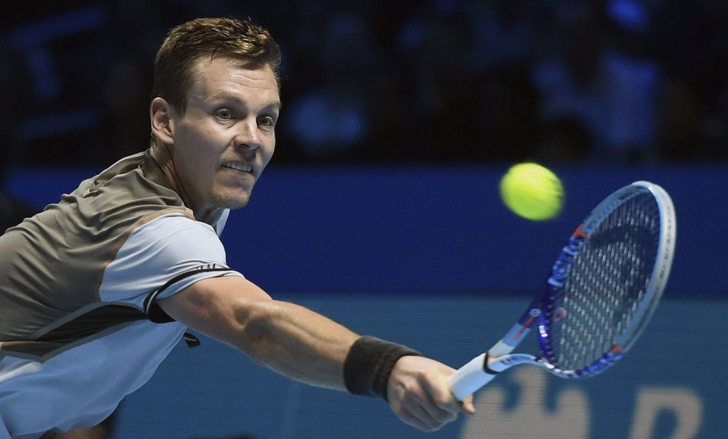 Tomáš Berdych v úvodním zápase Turnaje mistrů proti Rogeru Federerovi