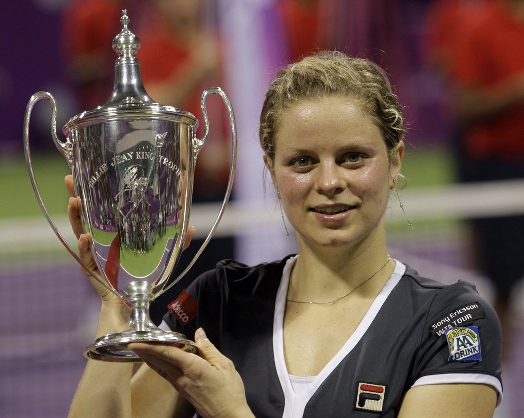 Kim Clijstersová s trofejí pro vítězku Turnaje mistryň