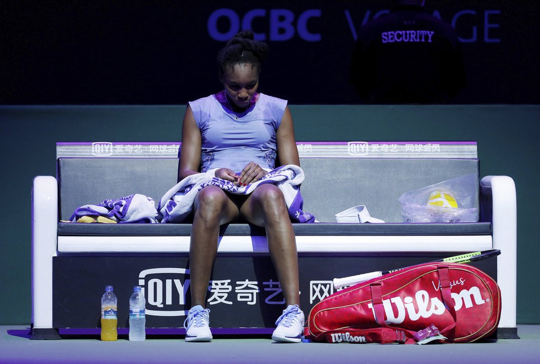Zklamaná Venus Williamsová po prohraném prvním setu