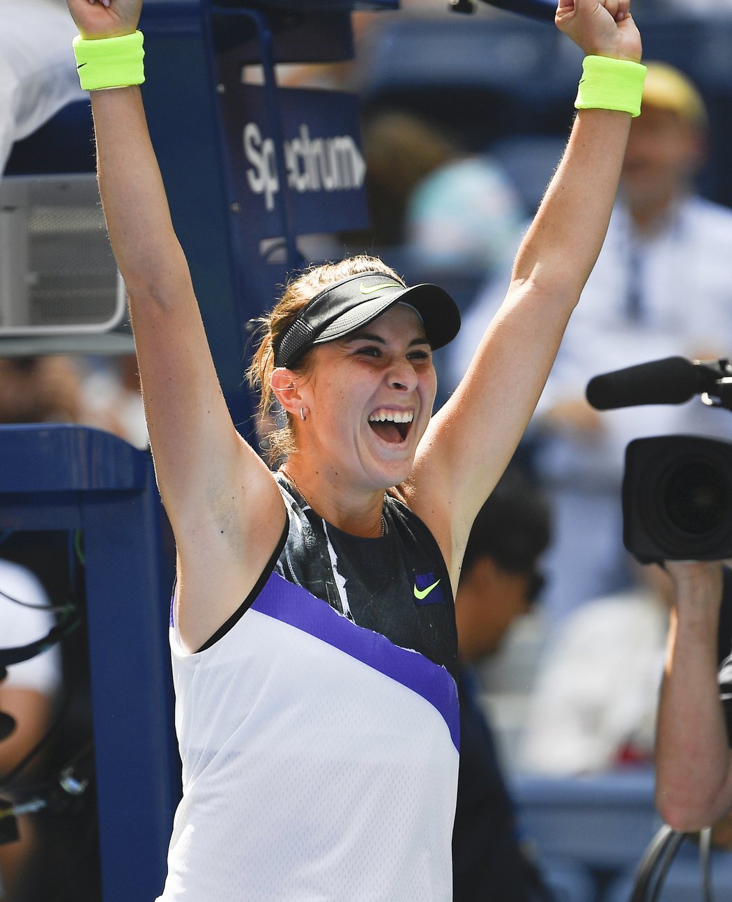 Belinda Benčičová je třetí semifinalistkou US Open.