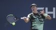 Jenson Brooksby v zápase 1. kola US Open proti Tomáši Berdychovi