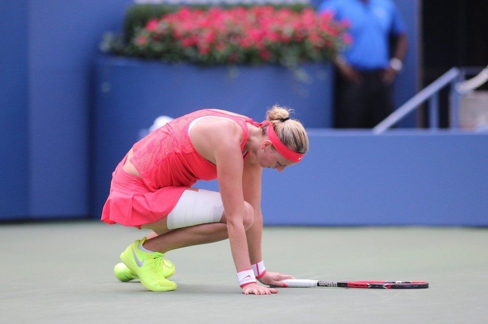 Znavená Petra Kvitová ve čtvrtfinále US Open s Flavií Pennettaovou