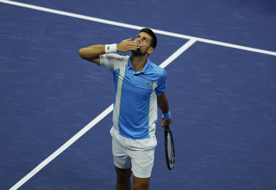 Novak Djokovič v semifinále US Open porazil domácího Bena Sheltona