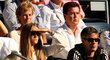 Přítelkyně Andyho Murrayho Kim Searsová sleduje finále US Open spolu s manažerem , za ní sedí Murrayho matka Judy