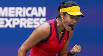 Vítězka z kvalifikace! US Open senzačně ovládla Britka Raducanuová (18)