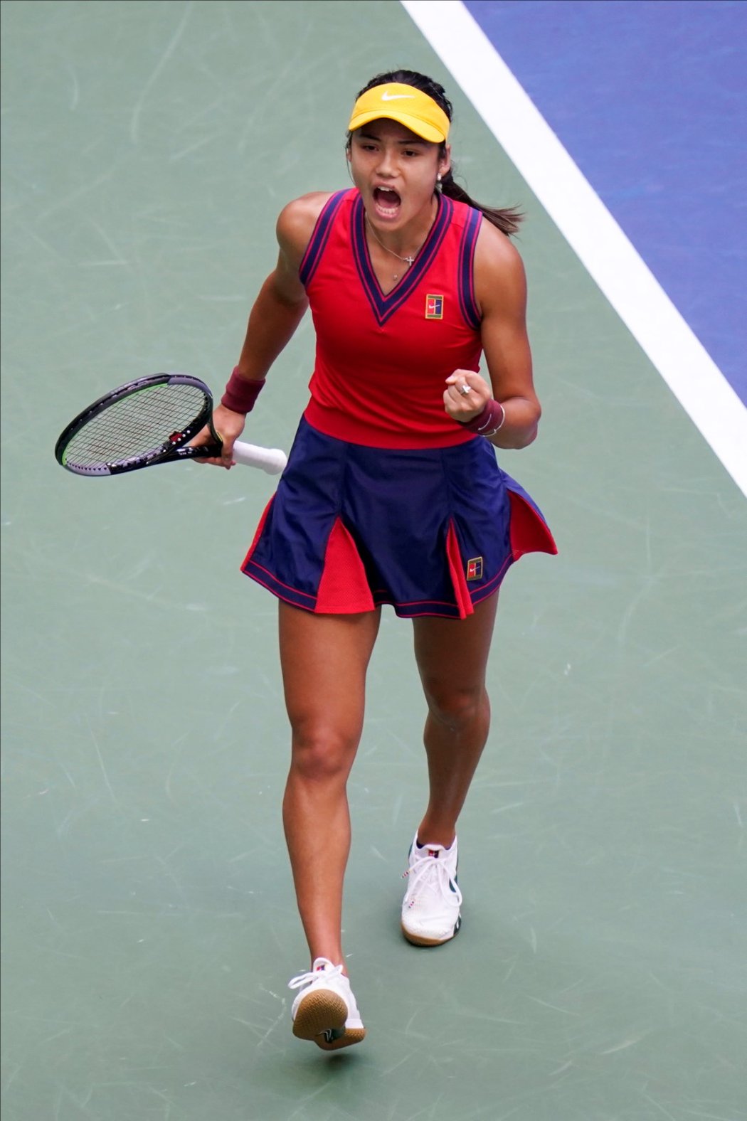 Emma Raducanuová se hecuje ve finále US Open