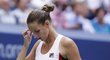 Karolína Plíšková sklání hlavu ve finále US Open proti Angelique Kerberové