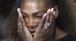 Serena Williamsová při předávání poháru na US Open brečela