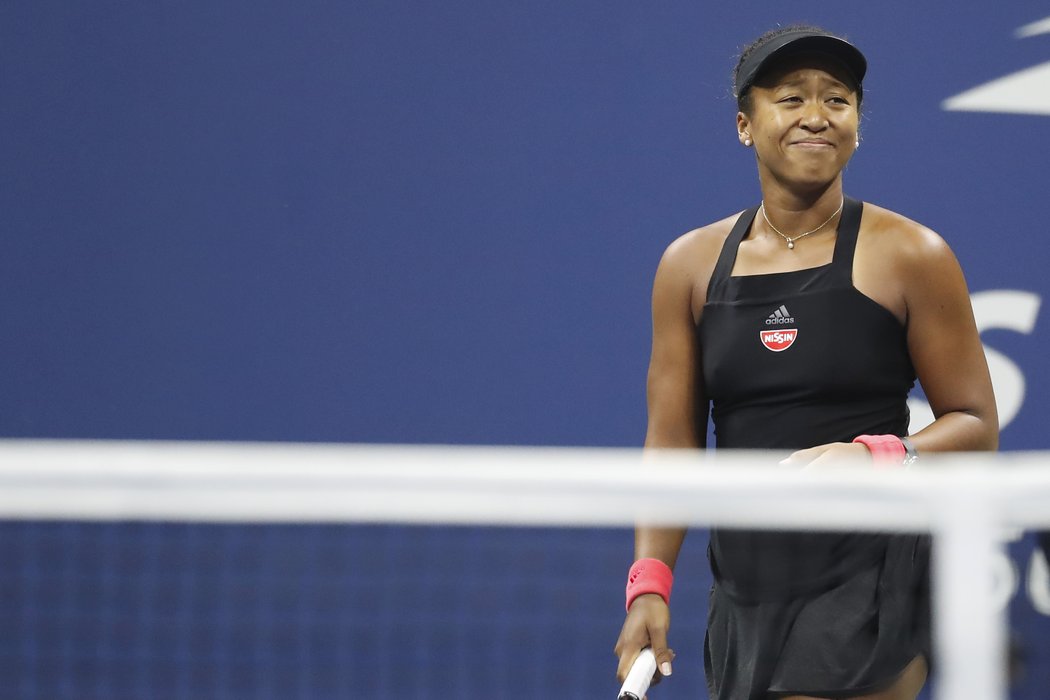 Rozpačitá vítězka US Open Naomi Ósakaová po podivném triumfu nad Serenou Williamsovou