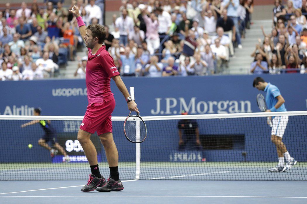 Stan Wawrinka se raduje v průběhu finále US Open proti Novaku Djokovičovi