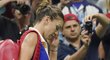 Turnajová dvojka Rumunka Halepová prohrála v prvním kole US Open s Ruskou Šarapovovou 4:6, 6:4 a 3:6, přesto se může stát světovou jedničkou.