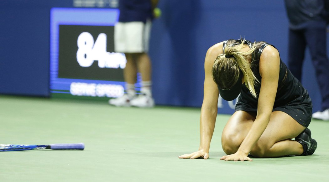 Maria Šarapovová mohla vyhrát ve dvou setech, ale Halepová ve druhém setu otočila z 1:4 na 6:4.