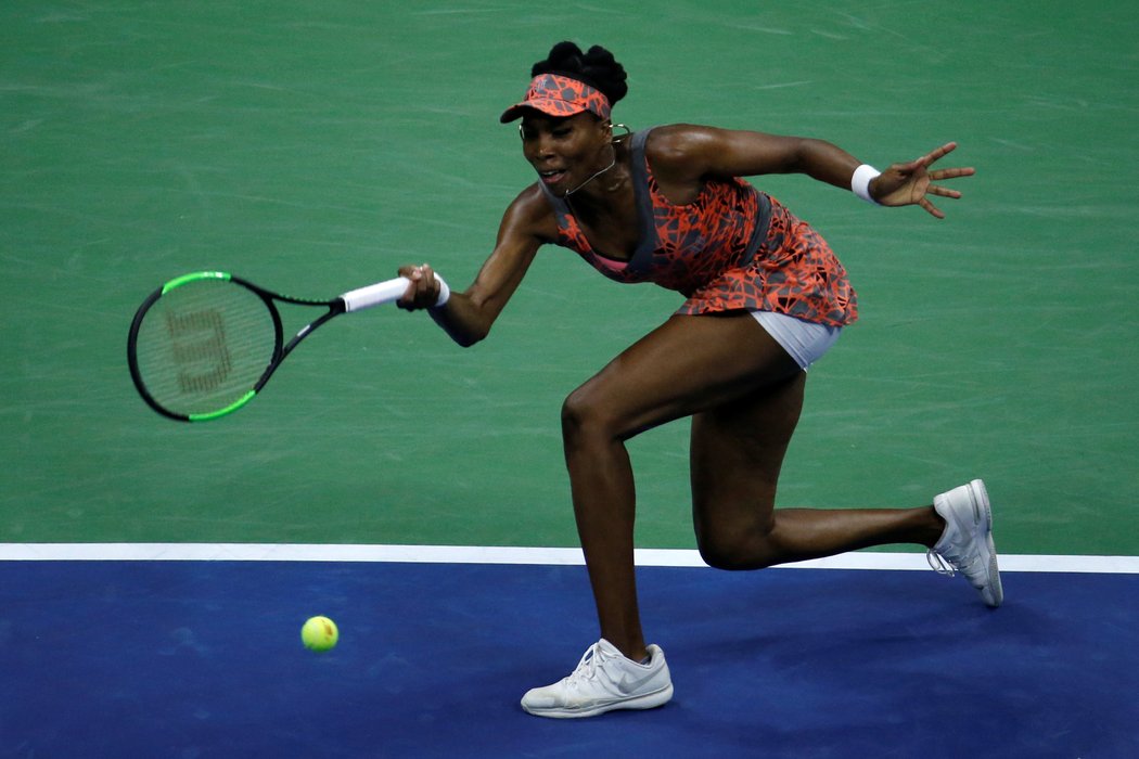 Americká tenisová legenda Venus Williamsová v zápase čtvrtfinále US Open proti Petře Kvitové