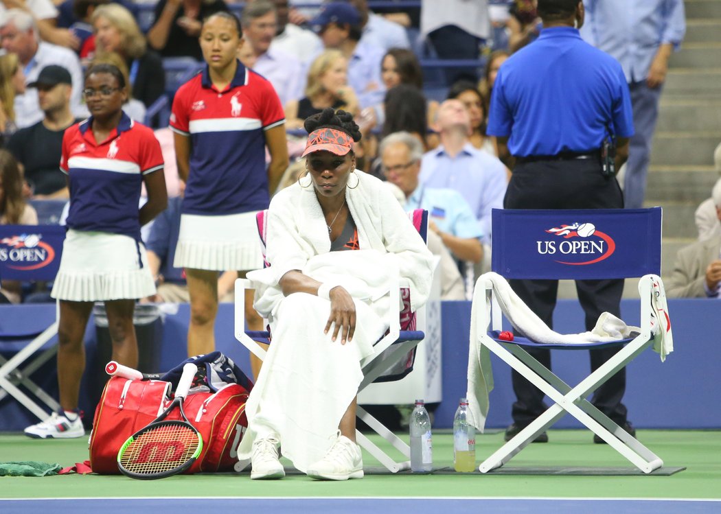 Americká tenisová legenda Venus Williamsová v zápase čtvrtfinále US Open proti Petře Kvitové