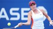 Linda Fruhvirtová ve druhém kole US Open proti Garbině Muguruzaové