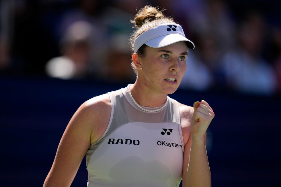 Vítězný nervák. Nosková ustála neproměněné mečboly a vystřílela si čtvrtfinále se Sabalenkovou Vítězný nervák. Nosková ustála neproměněné mečboly a vystřílela si čtvrtfinále se Sabalenkovou