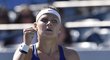 Lucie Šafářová se raduje z bodu v zápase s Alize Cornetovou ve třetím kole US Open